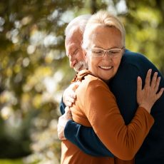 El poder de la risa en la salud emocional de los Adultos Mayores