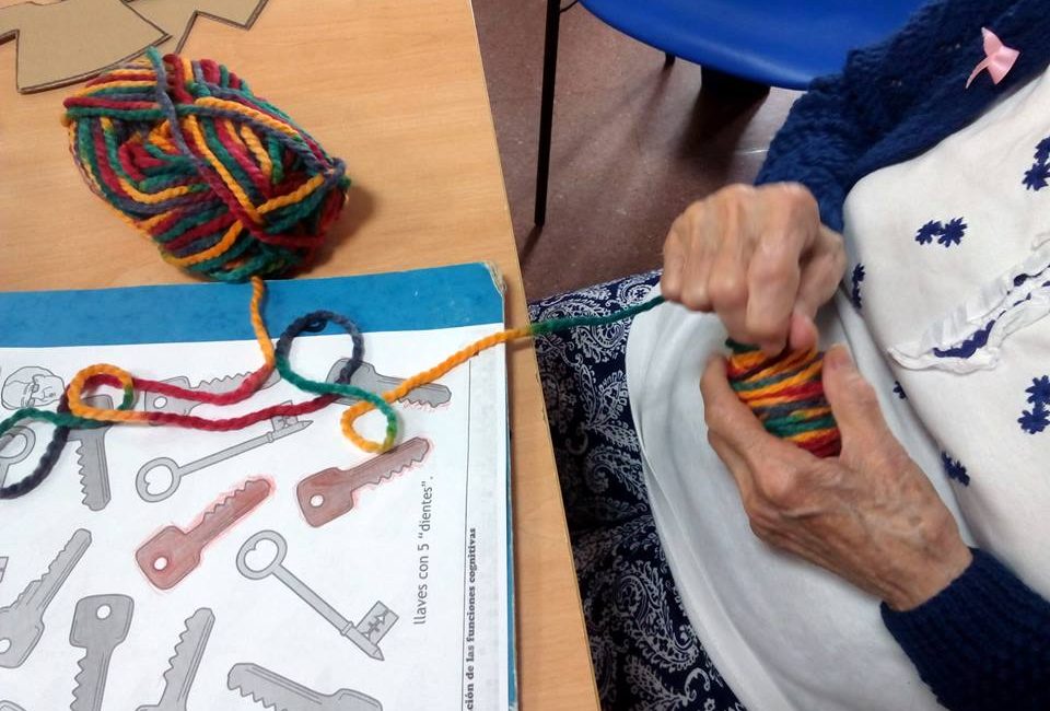 manualidades-para-mayores-para-prevenir-el-deterioro-cognitivo