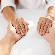 Señales de que un adulto mayor necesita cuidados especiales